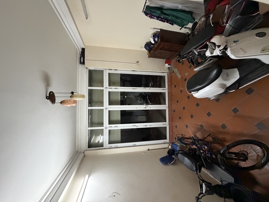 bán nhà ngõ 97 Ngọc Thuỵ 50m x 5T, MT 5m, 5PN, gần phố chỉ 8 tỷ còn tl 4