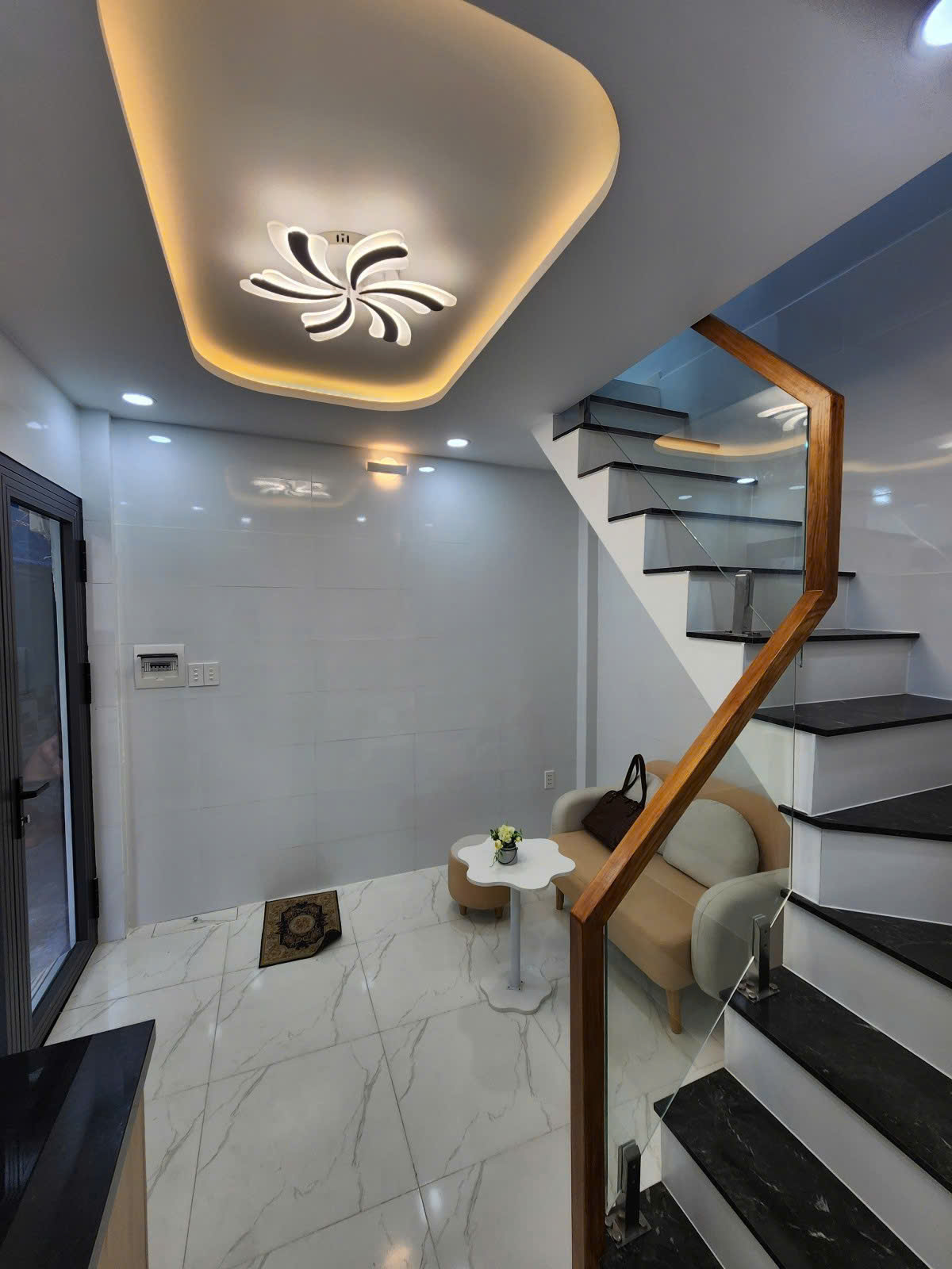 DUY NHẤT 1 CĂN HIẾM TẠI BÌNH THỚI Q11 DTSD 26M2 2 TẦNG SHR CHỈ 2.45 TỶ