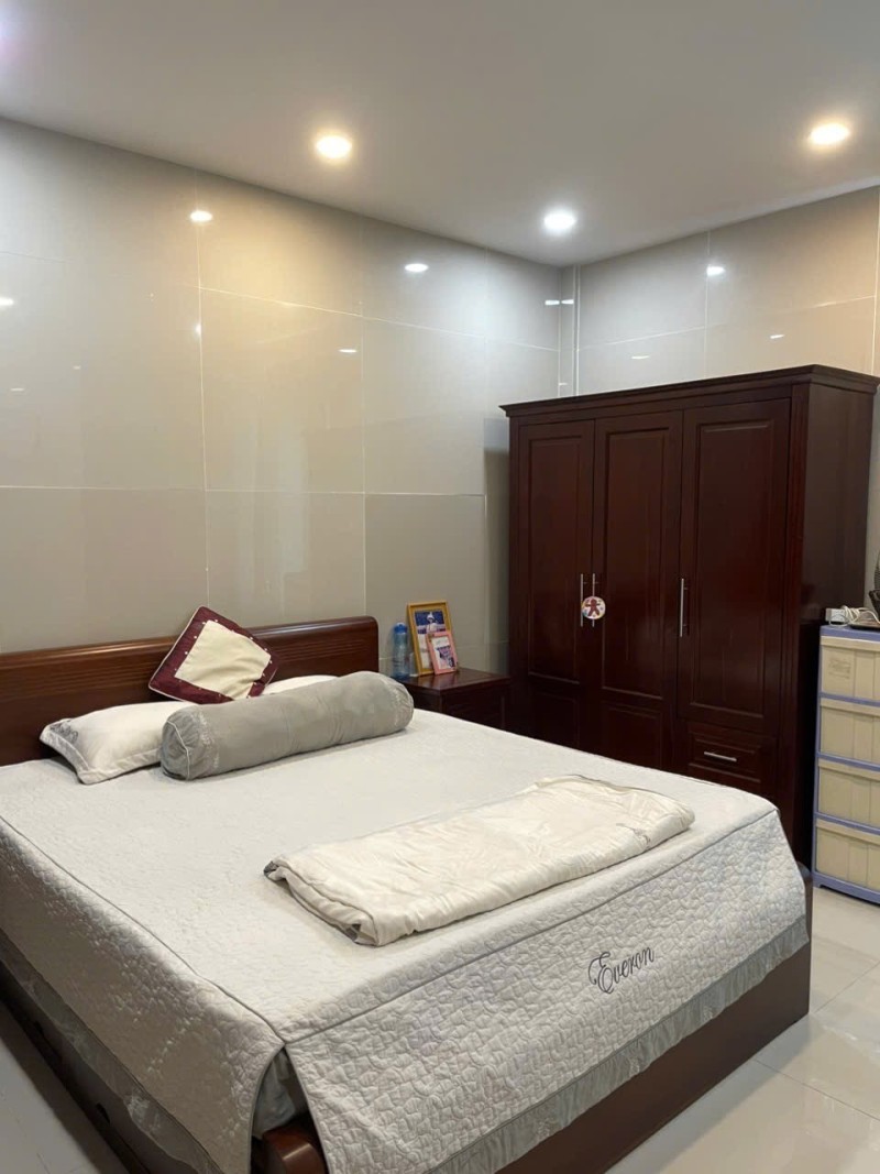 Bán nhà mặt phố đường số 23, Hiệp Bình Chánh, Thủ Đức, TP HCM. DT 128 m2, 4 tầng. Giá  16.9 tỷ. 5