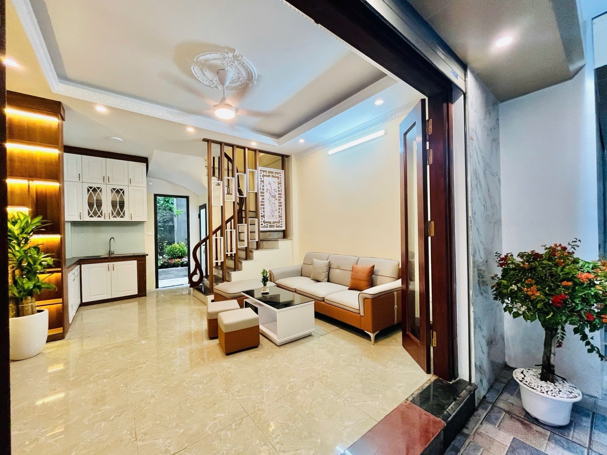 Bán Nhà Vĩnh Hưng 30m2. 5 tầng. mặt tiền 4m. giá 7.68 Tỷ Hoàng Mai Hà Nội