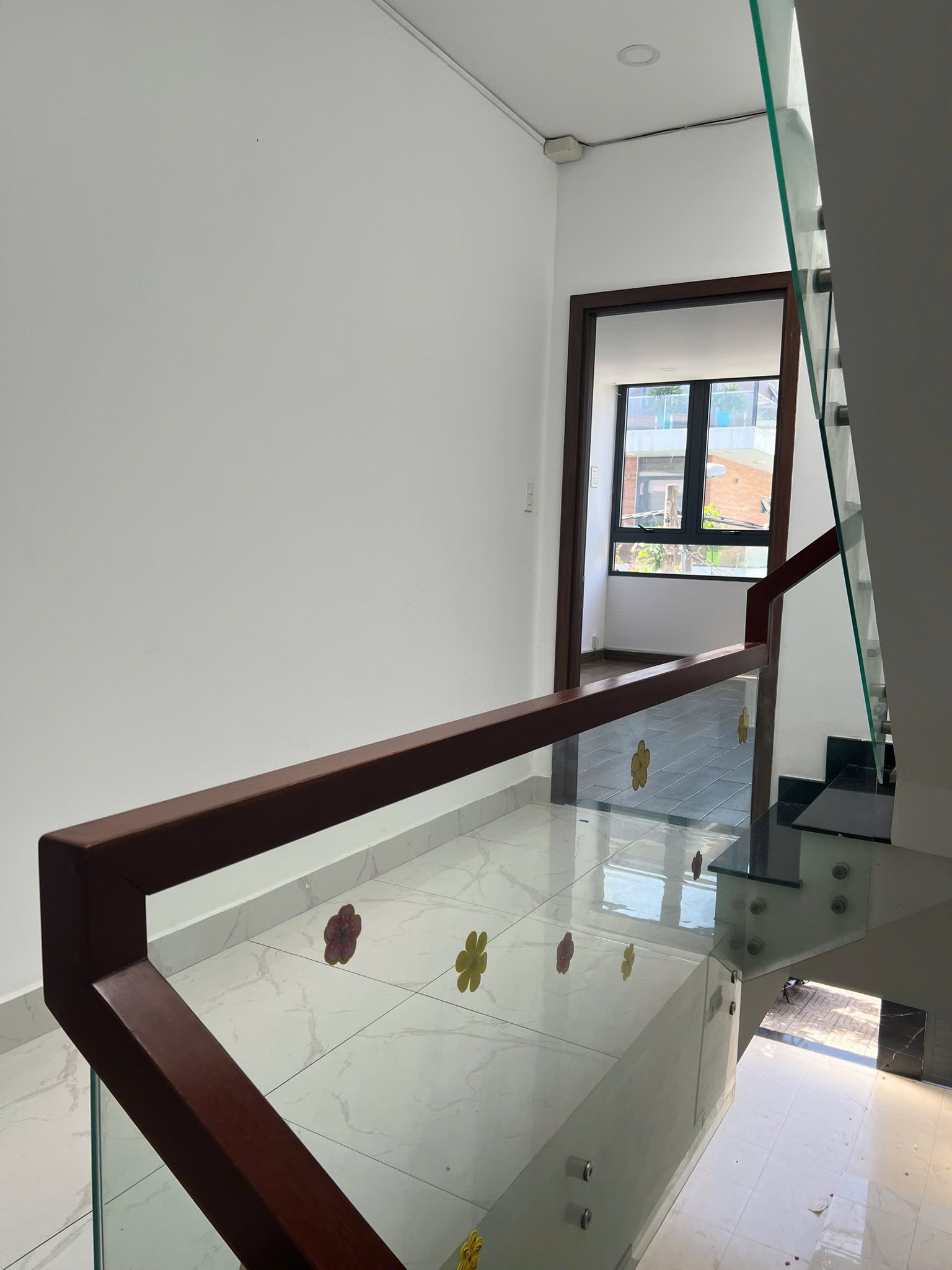 CHO THUÊ NHÀ PHỐ KHU THỦ ĐỨC VILLAGE 718 QUỐC LỘ 13, 3 LẦU, 4PN, 12TR. 2