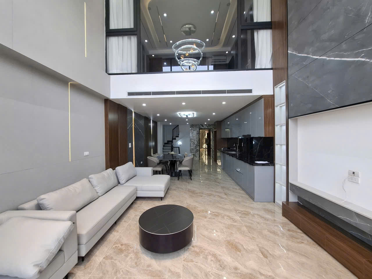 Siêu phẩm mặt ngõ thông ô tô tránh kinh doanh tại Long Biên. Gần chợ, Hồ. 2