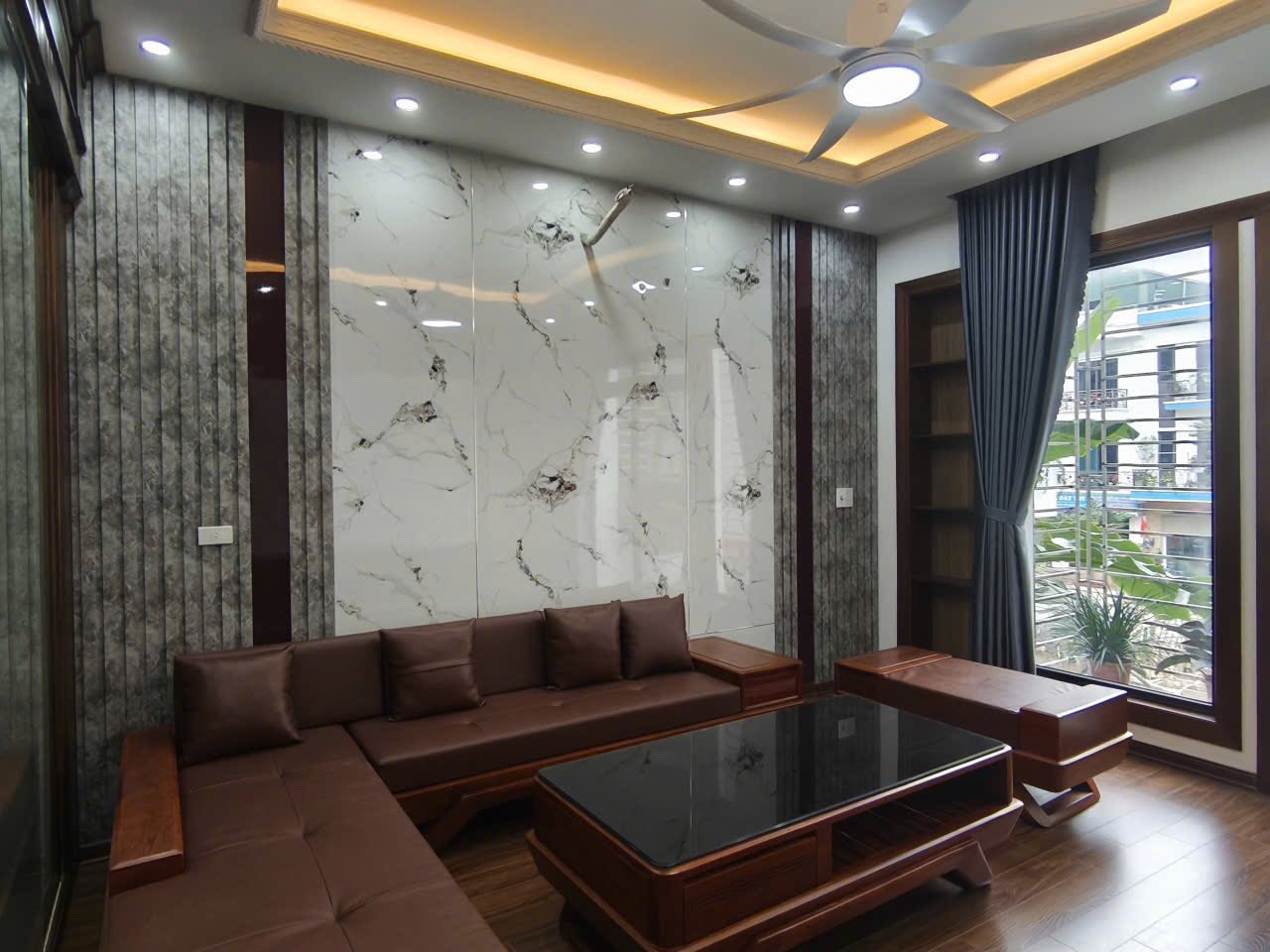 Bán nhà 4 tầng mặt phố KĐT An Phú 2, ph Tân Bình, TP HD, 67.5m2, mt 4.5m, thang máy, gara 3