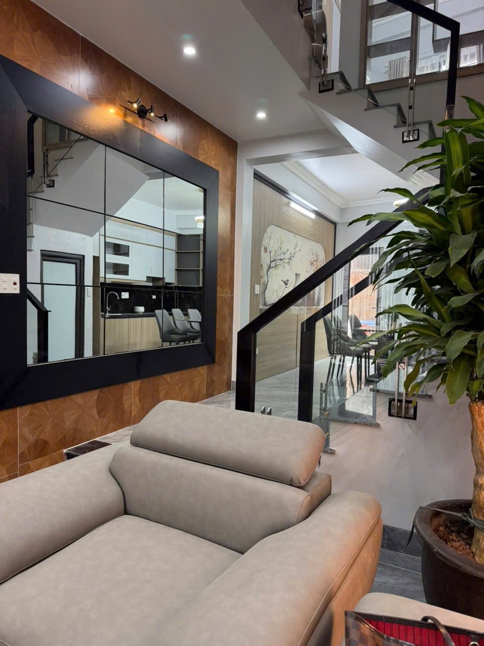 Bán căn nhà 3 tầng ngõ phố Đức Minh, ph Thanh Bình, TP HD, 50m2, 3 ngủ, 3 vs, ngõ oto nhỏ 3