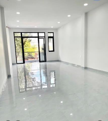 NHÀ MẶT TIỀN KINH DOANH -SÁT BÊN GIGAMALL, 3 LẦU TRỐNG SUỐT, 28TR. 2