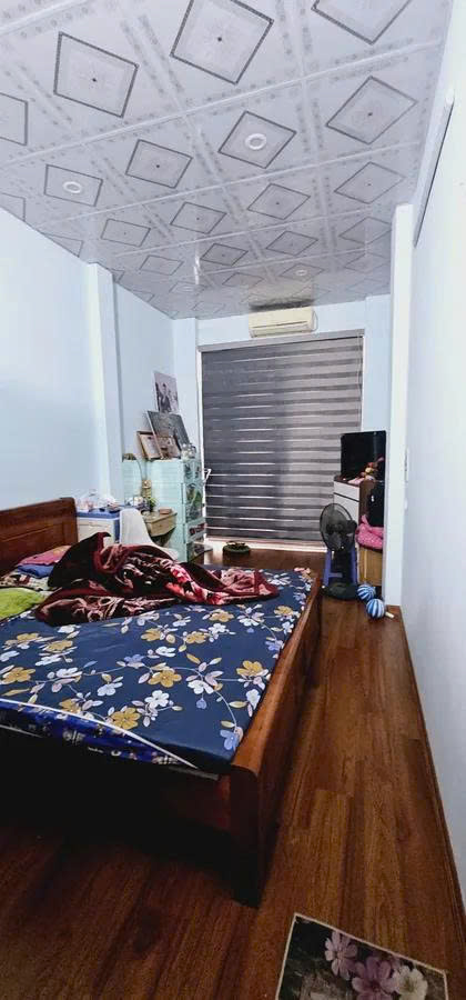 Hiếm nhà đẹp 4 tầng mặt phố Quang Trung, 30m2, mặt tiền rộng 3m, vị trí đẹp, kinh doanh sầm uất, 2