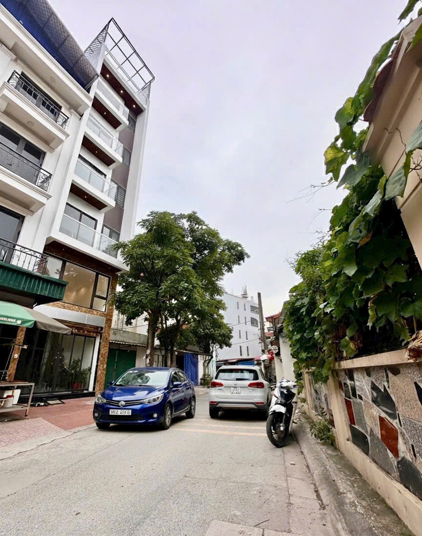 BÁN NHÀ MẶT CHỢ THẠCH BÀN -CỔ LINH -KINH DOANH- VỈA HÈ -OTO TRÁNH - THANG MÁY. 2