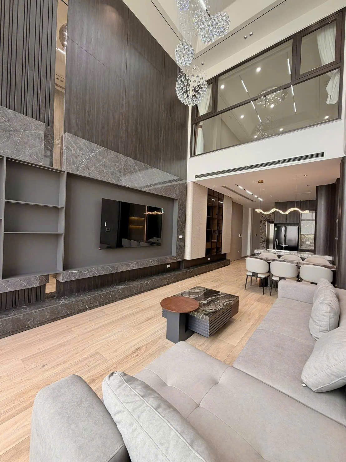 Bán nhà tái định cư Long Biên. DT 76m x 7 tầng, Cạnh Công Viên, Đường rộng, Vỉa hè. 2