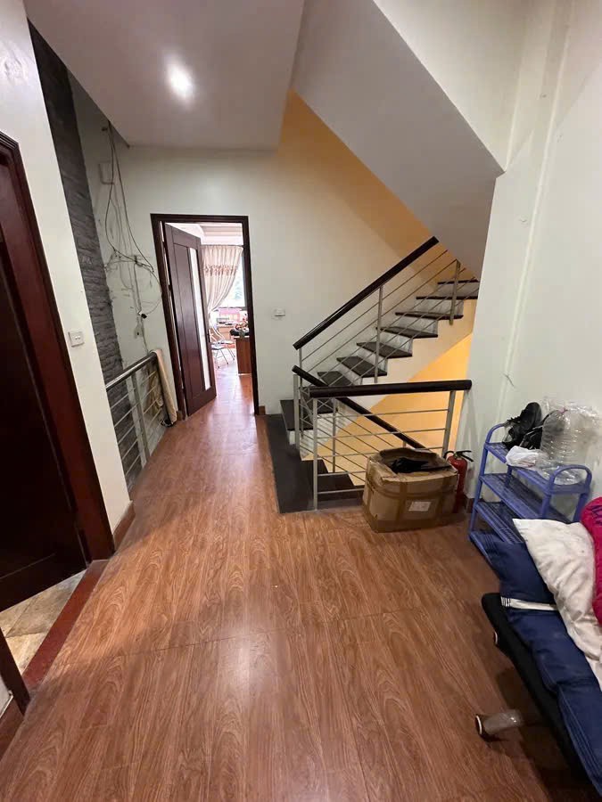 BÁN NHÀ BA ĐÌNH - ĐỘI CẤN  PHÂN LÔ Ô TÔ TRÁNH - MẶT TIỀN RỘNG 2