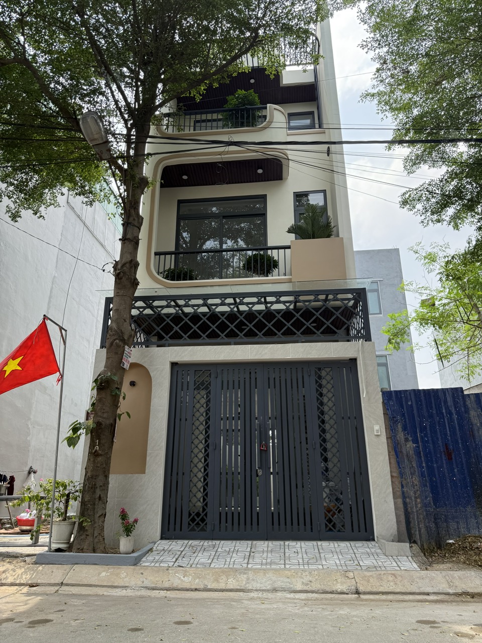 Bán nhà Đường 8, Phường Long Trường 52m2, 6 tỷ hơn 2