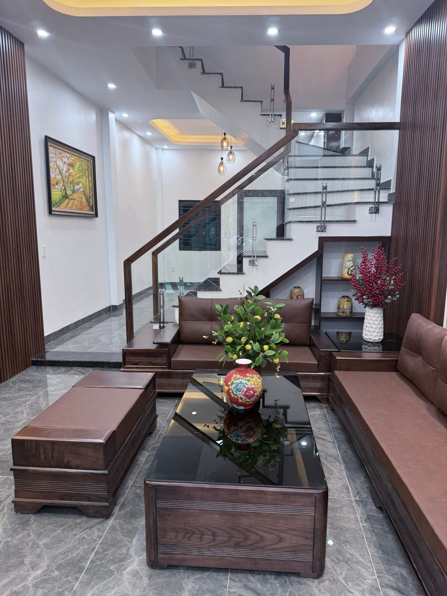 Bán căn nhà ngõ phố Rặng Nhãn, ph Bình Hàn, TP HD, 48m2, 3 tầng, 3 ngủ, đã có nội thất 2