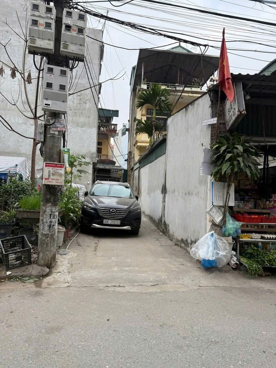 BÁN NHÀ 39 M THẠCH BÀN LONG BIÊN, NGÕ Ô TÔ, 10M RA Ô TÔ TRÁNH. Lh 0965858116 2