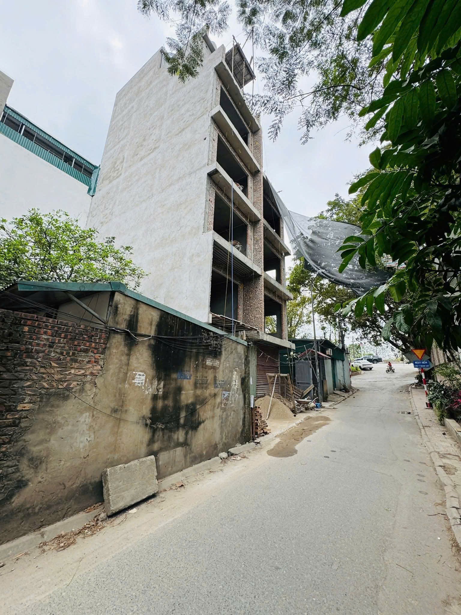 HÀNG F0 GIÁ HỢP LÝ NGAY CẠNH CẦU VĨNH TUY - NHÀ 7 TẦNG THANG MÁY ĐƯỜNG Ô TÔ TRÁNH KINH DOANH 2