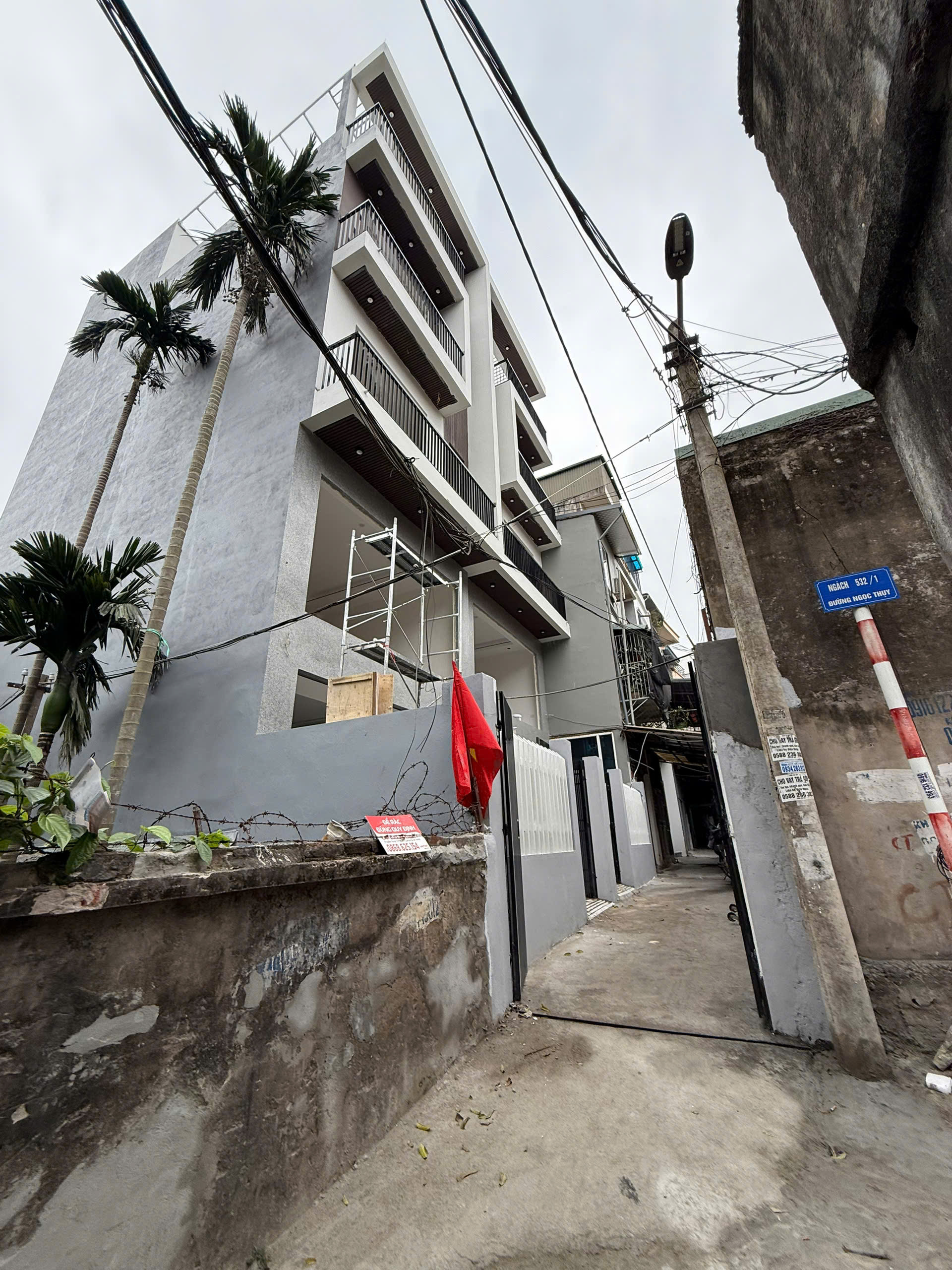 Bán 02 căn nhà có sân riêng tại NGỌC THUỴ - BỒ ĐỀ - LONG BIÊN - HÀ NỘI. Lh 0965858116 2