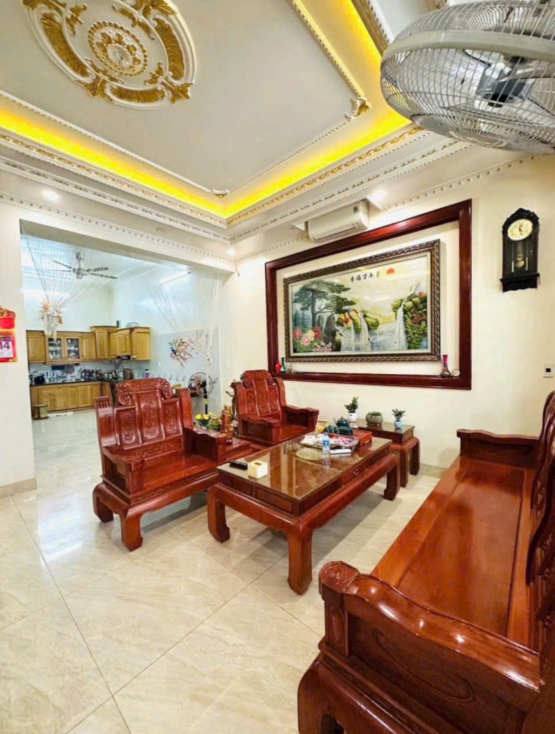 Bán căn nhà 3 tầng ngõ đường Ngô Quyền, ph Tân Bình, TP HD, 95.5m2, mt 6m, 4 ngủ, gara 3