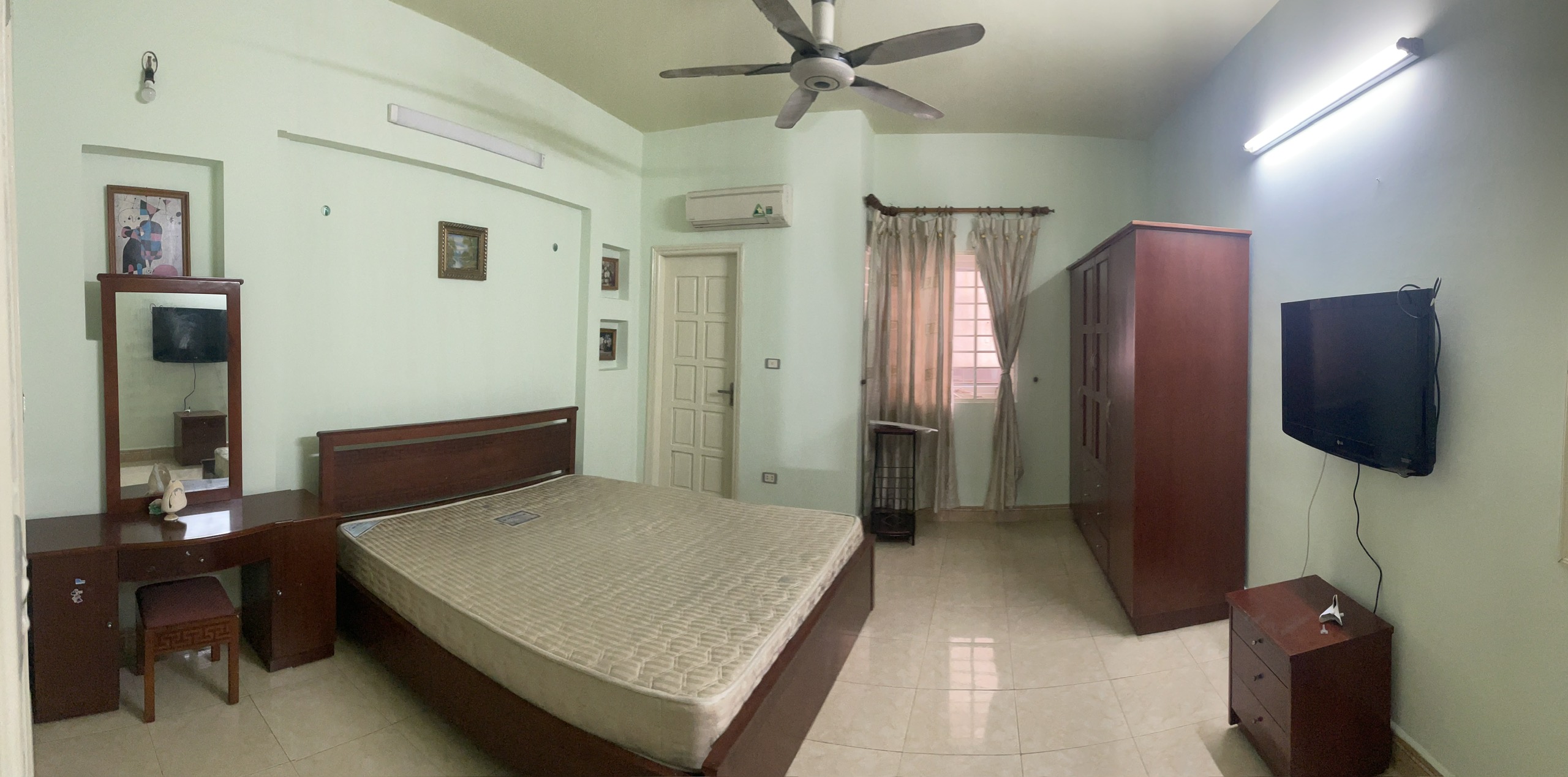 Cho thuê nhà nguyên căn tại ngõ 639 Hoàng Hoa Thám, Ba Đình. Vừa ở vừa kinh doanh. Chỉ 14tr 2