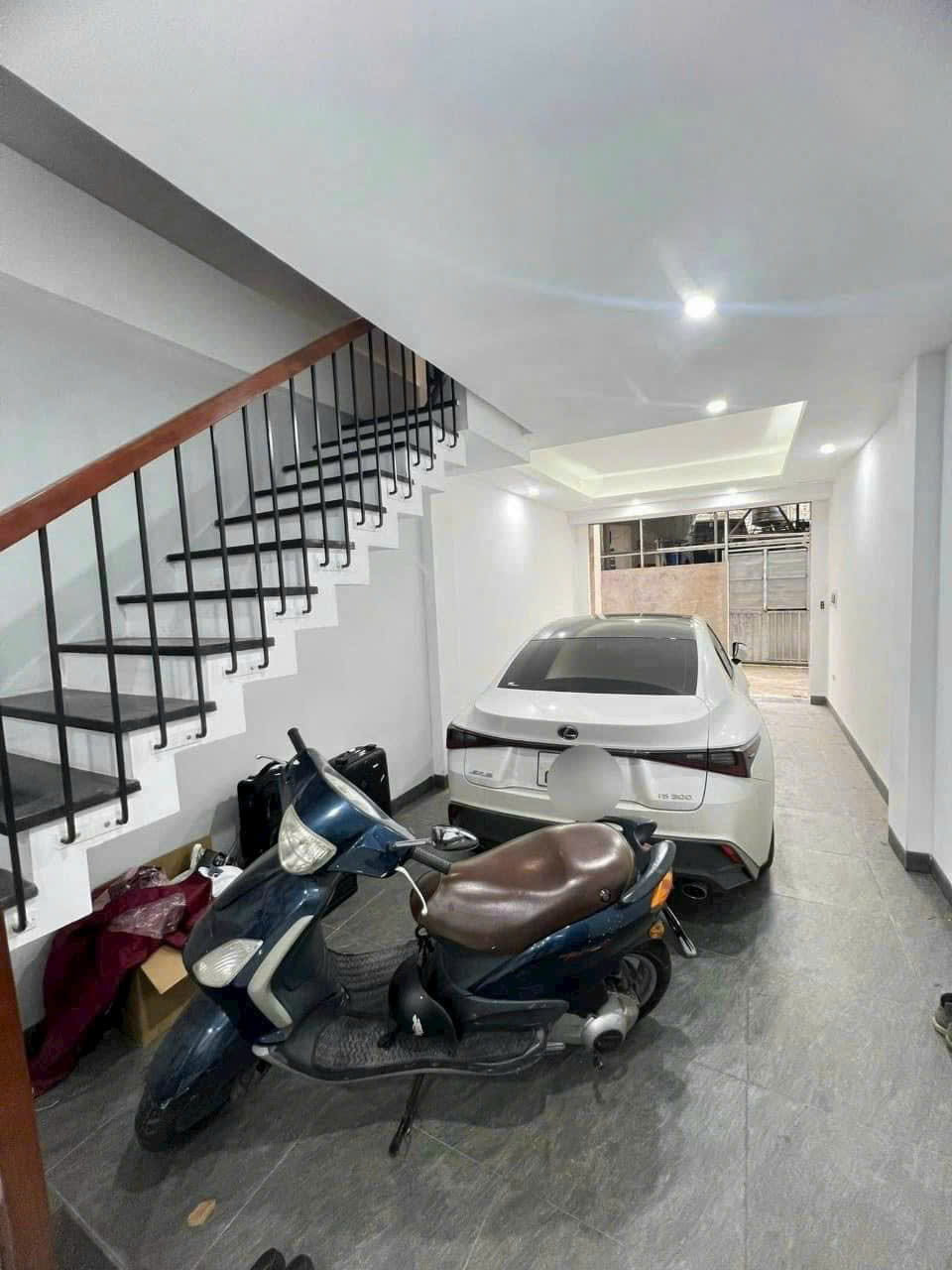 NHÀ ĐẸP TRUNG TÂM LONG BIÊN NẰM GIỮA CẦU VĨNH TUY VÀ CHƯƠNG DƯƠNG 57M2 x 5 TẦNG Ô TÔ VÀO 2