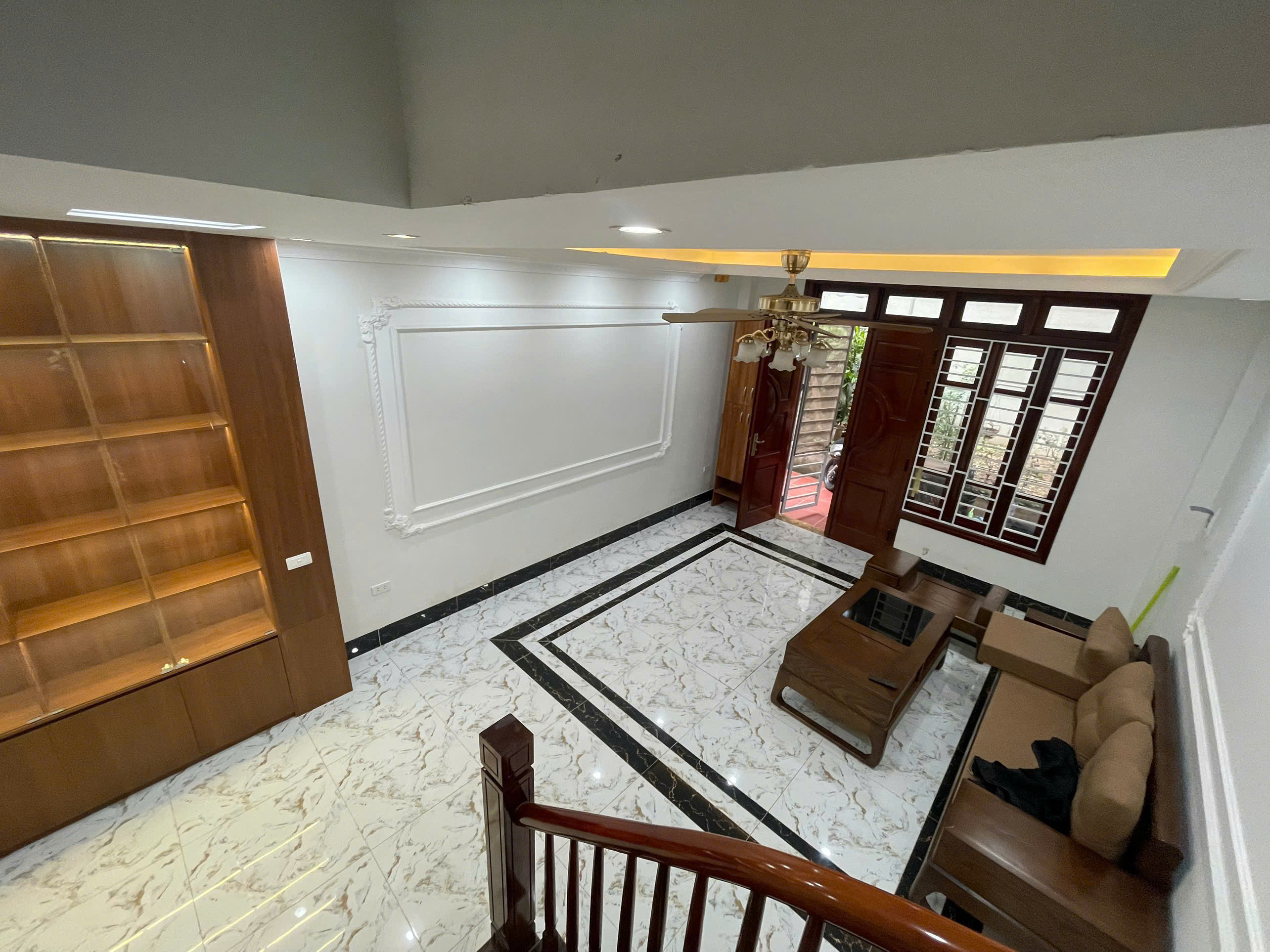 NHÀ ĐẸP 6 TẦNG XÂY ĐỘC LẬP NGAY VŨ XUÂN THIỀU - FULL NỘI THẤT - TRƯỚC NHÀ RỘNG , Ô TÔ ĐỖ 2