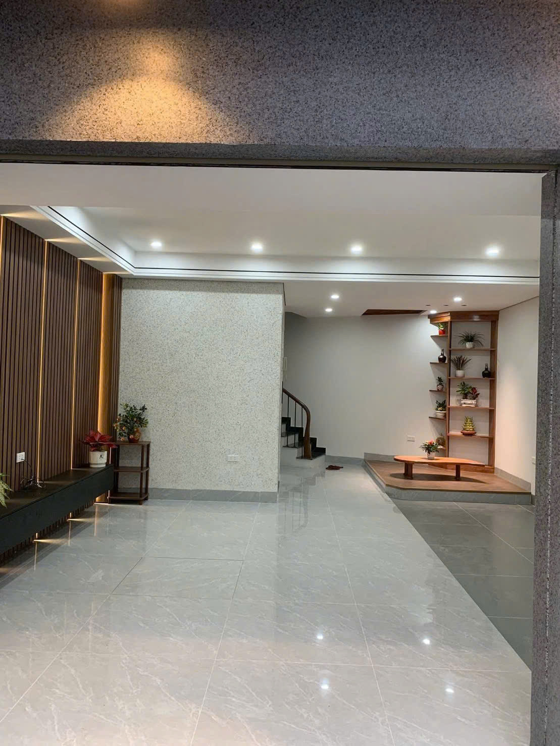 Bán nhà Thạch Bàn - Cổ Linh. Gần khu đô thị Garden City - Ô tô đỗ cổng.  Lh 0965858116 2