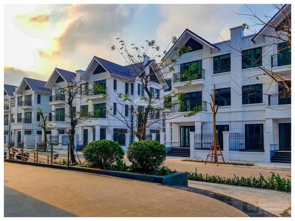 Độc quyền bán căn biệt thự 4 tầng hai mặt vị trí kim cương có 1 - 0 - 2 VIP LH 0912 865 666