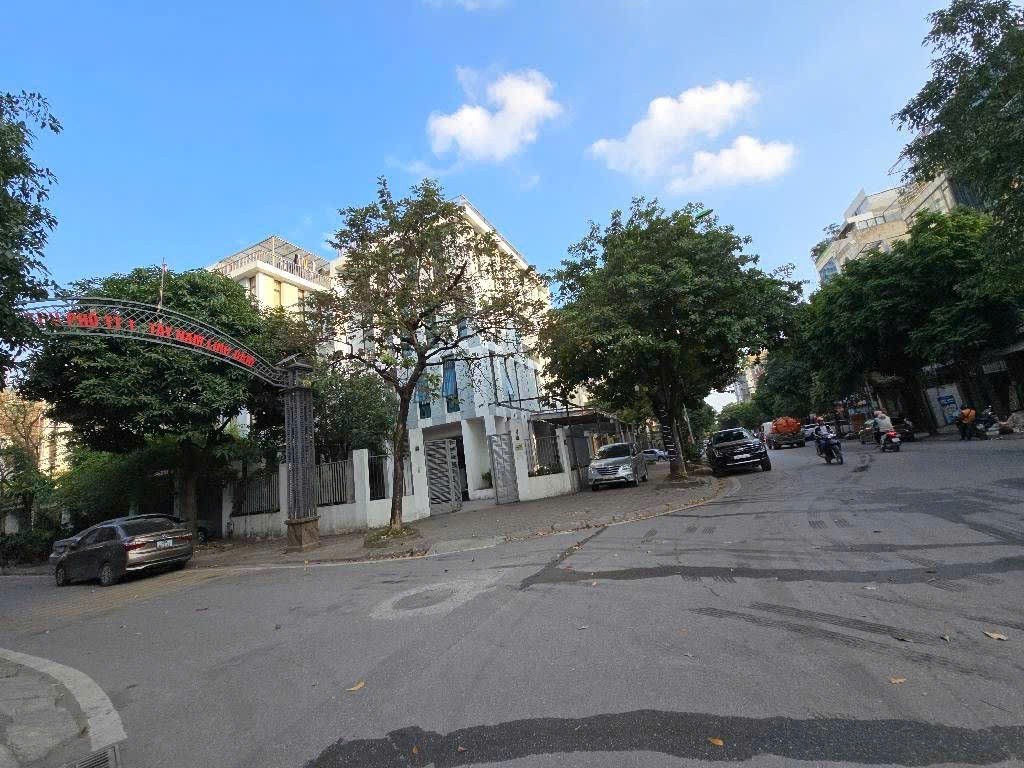 [GẤP] BÁN LIỀN KỀ LINH ĐÀM VIEW CÔNG VIÊN NỘI KHU, LÔ GÓC,GIÁ ĐẦU TƯ 136m2 giá chỉ 28.6 tỷ 2