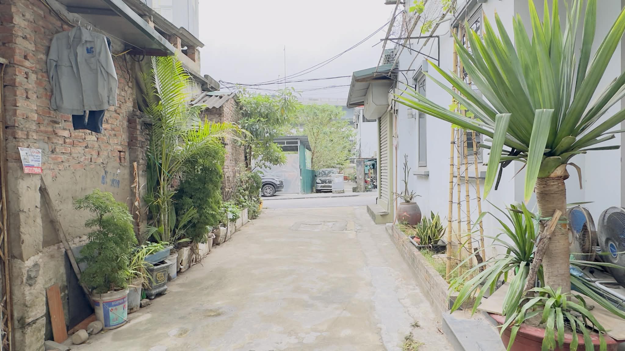 nhà lô góc mặt phố Long Biên, 100m, mặt tiền 7.3m, ôtô 2 chiều 4