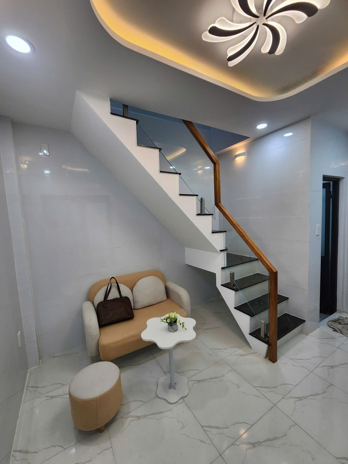 DUY NHẤT 1 CĂN HIẾM TẠI BÌNH THỚI Q11 DTSD 26M2 2 TẦNG SHR CHỈ 2.45 TỶ 2