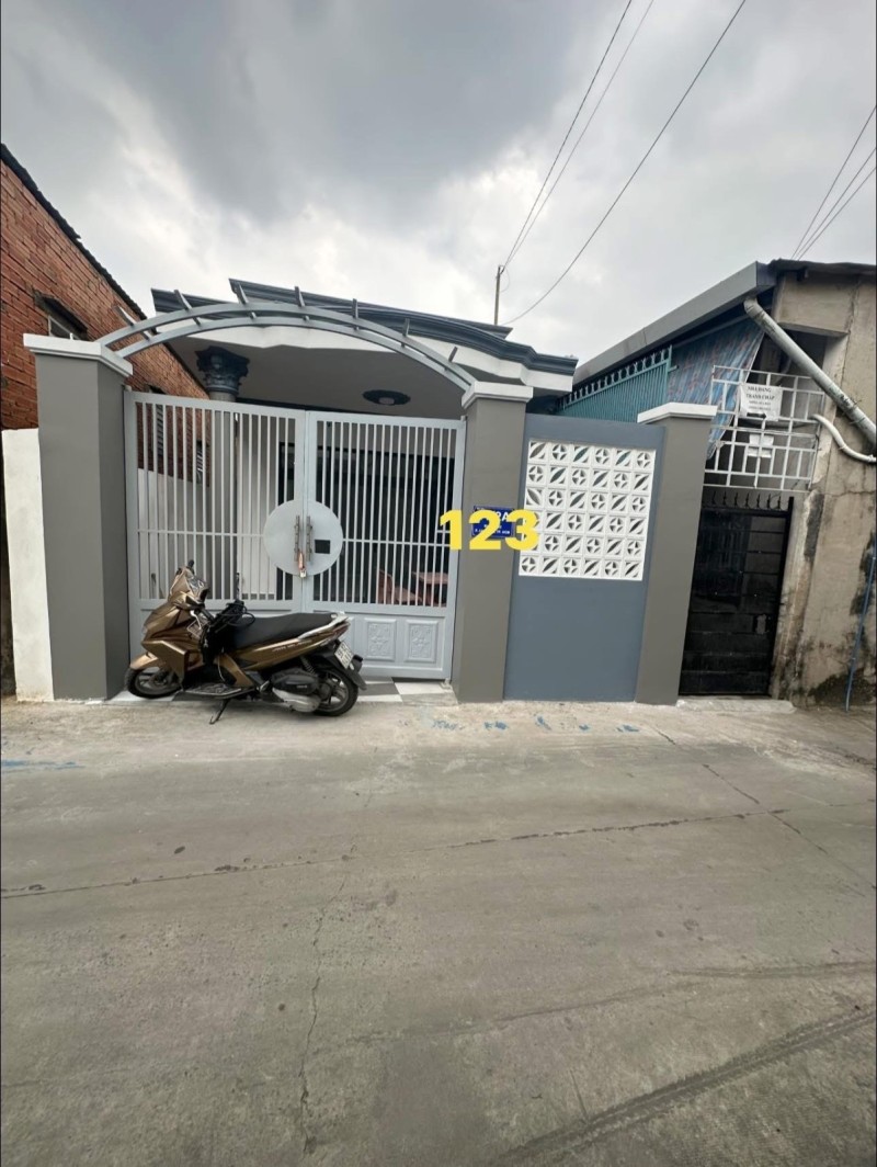 Bán nhà đường số 11, Linh Trung,Thủ Đức, TP HCM. DT 88m2, cấp 4, sổ hồng.  Giá 5.95  tỷ, 2PN - 5