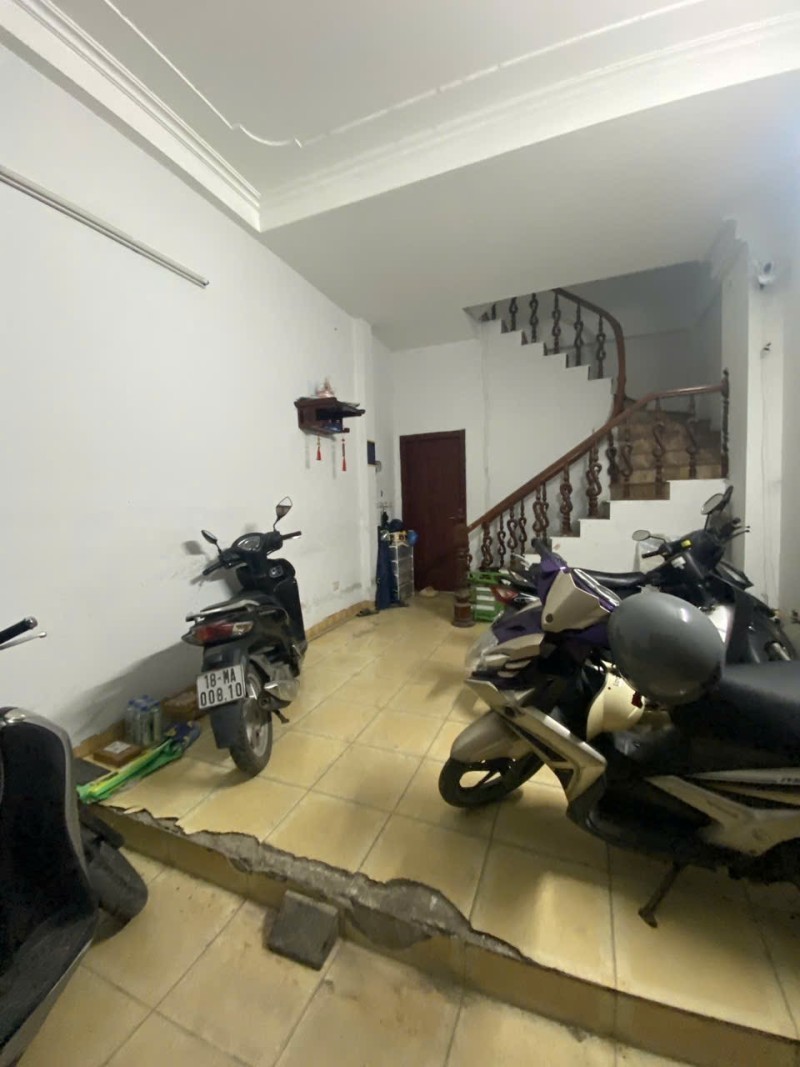 NHÀ 5 TẦNG GIÁP BÁT – DÒNG TIỀN 200TR/NĂM – SẴN KHAI THÁC