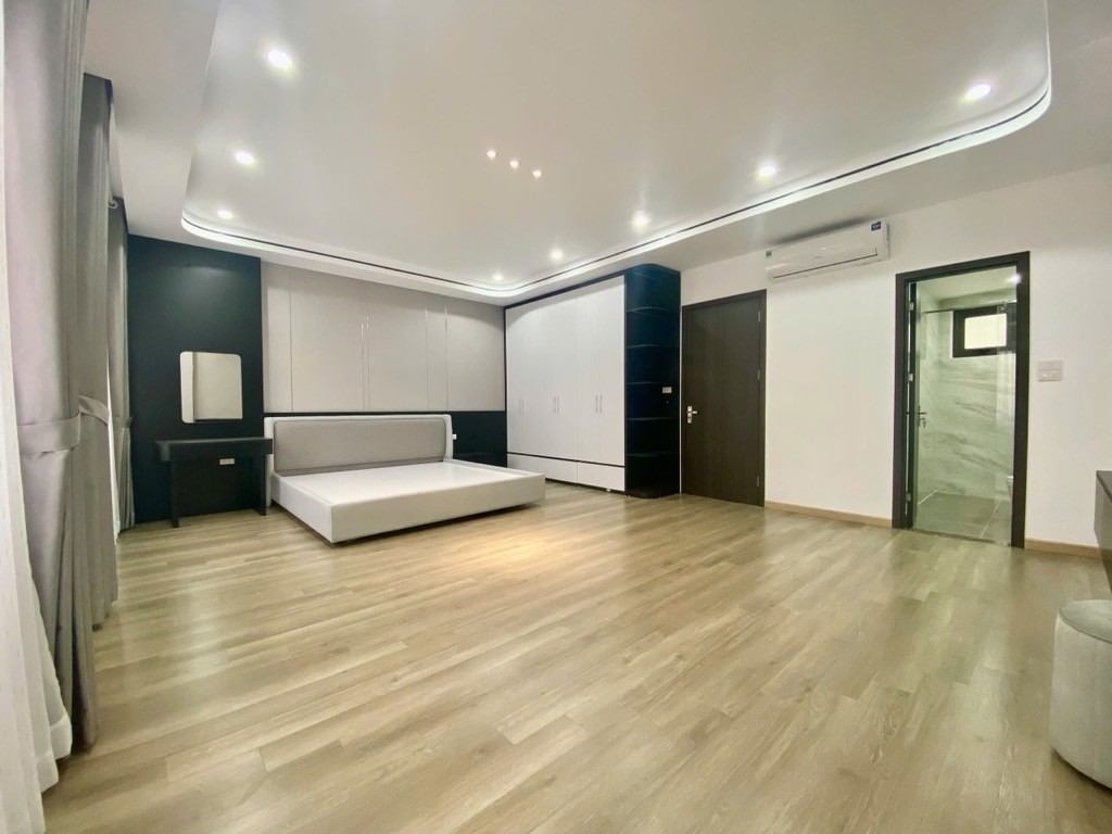 Duy nhất 1 căn ! Giá đầu tư chỉ hơn 9 tỷ, Bán nhà 60m x 3T Ngọc Lâm thông Hồng Tiến. LH 0936123469 2