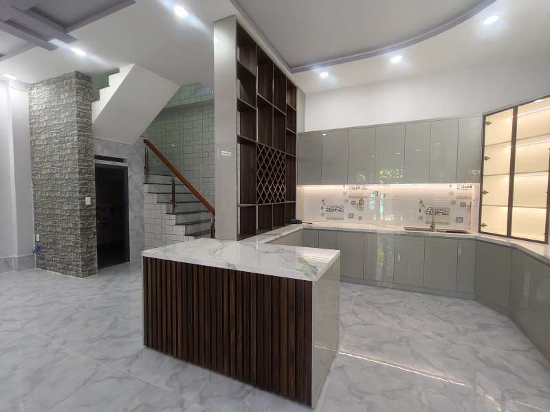 Bán nhà mặt tiền đường số 48, Hiệp Bình Chánh, Thủ Đức, TP HCM. DT 71m2,  4 tầng. giá - 8.85  tỷ