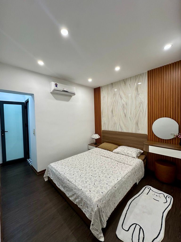 Cần bán Nhà mặt tiền đường Đền Lừ, Phường Hoàng Văn Thụ, Diện tích 100m², Giá 5.65 Tỷ 2