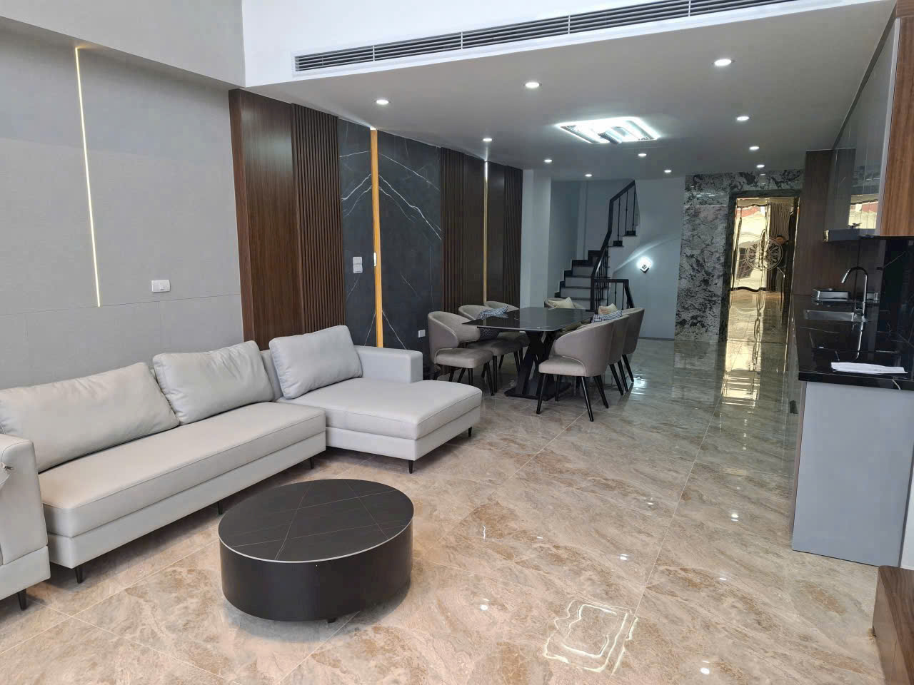 Siêu phẩm mặt ngõ thông ô tô tránh kinh doanh tại Long Biên. Gần chợ, Hồ. 3