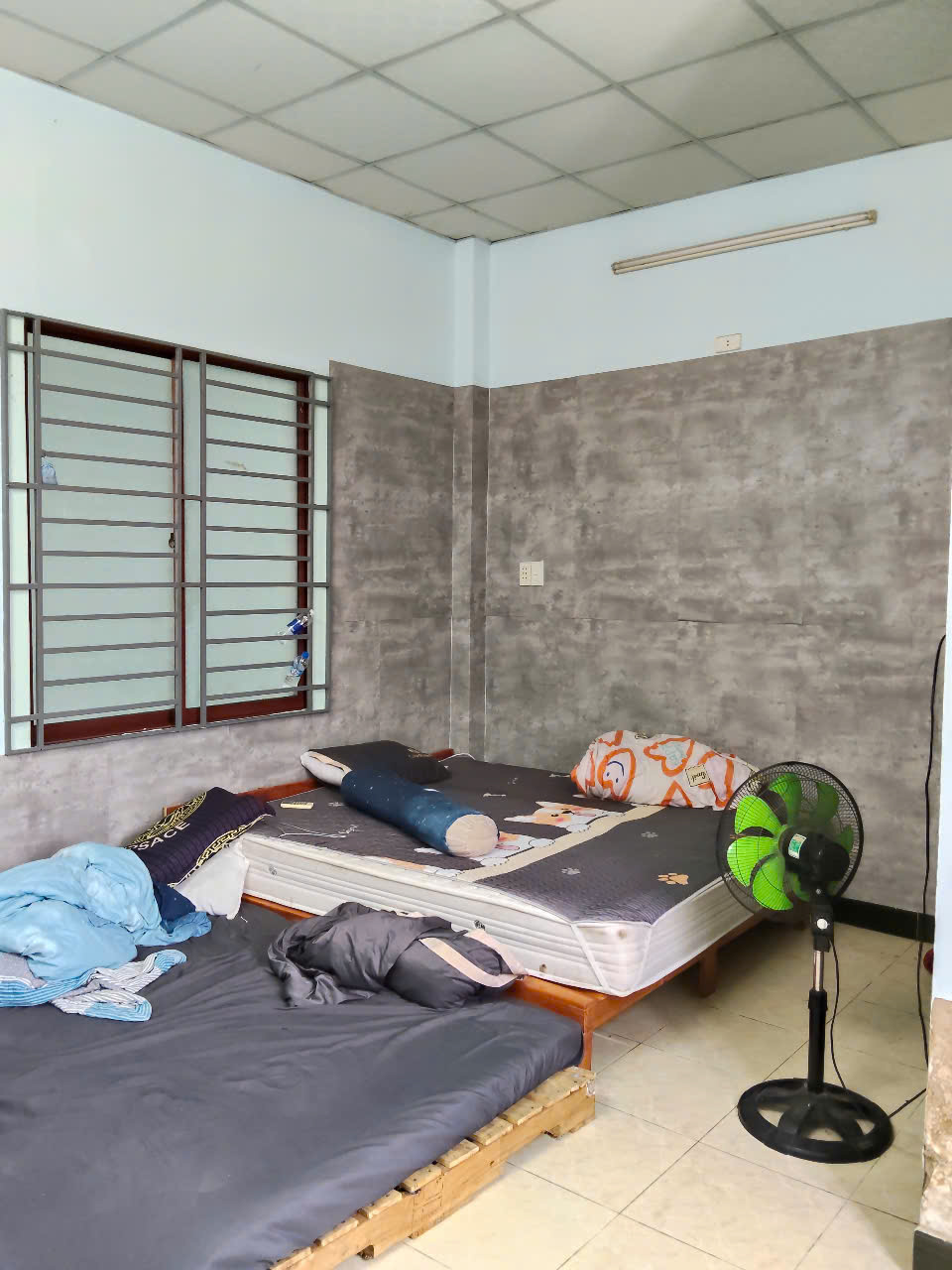 CHO THUÊ NGUYÊN CĂN HẺM XE TẢI QUÔC LỘ 13 LIỀN KÈ KDC HỒNG LONG, 5M x 20M TRET 1 LAU 3