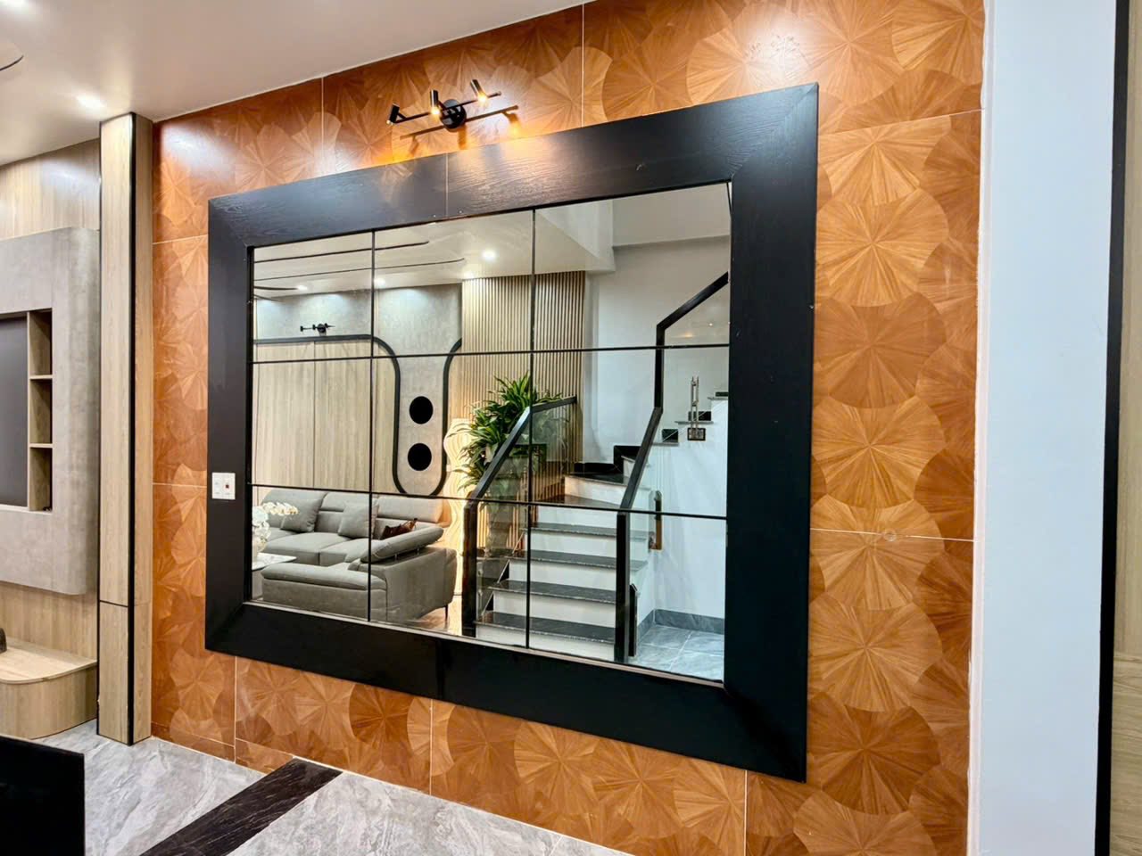 Bán căn nhà 3 tầng ngõ phố Đức Minh, ph Thanh Bình, TP HD, 50m2, 3 ngủ, 3 vs, ngõ oto nhỏ 4