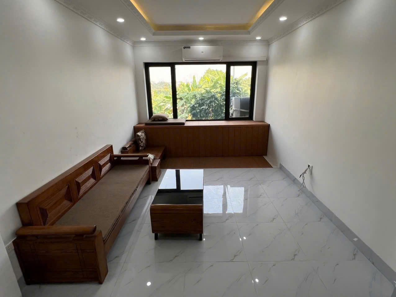 Bán Nhà Sát Khu TĐC Long Biên- Đường Vỉa Hè, Gara ÔTô Dừng Đỗ Ngày Đêm- Cạnh Hồ. 3