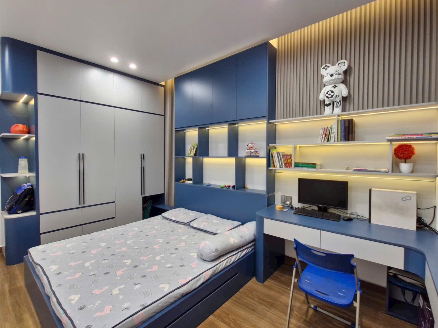 Bán căn nhà 4 tầng ngõ đường Ngô Quyền, ph Tân Bình, TP HD, 66m2, mt 4m, gara oto, 5.x tỷ 4