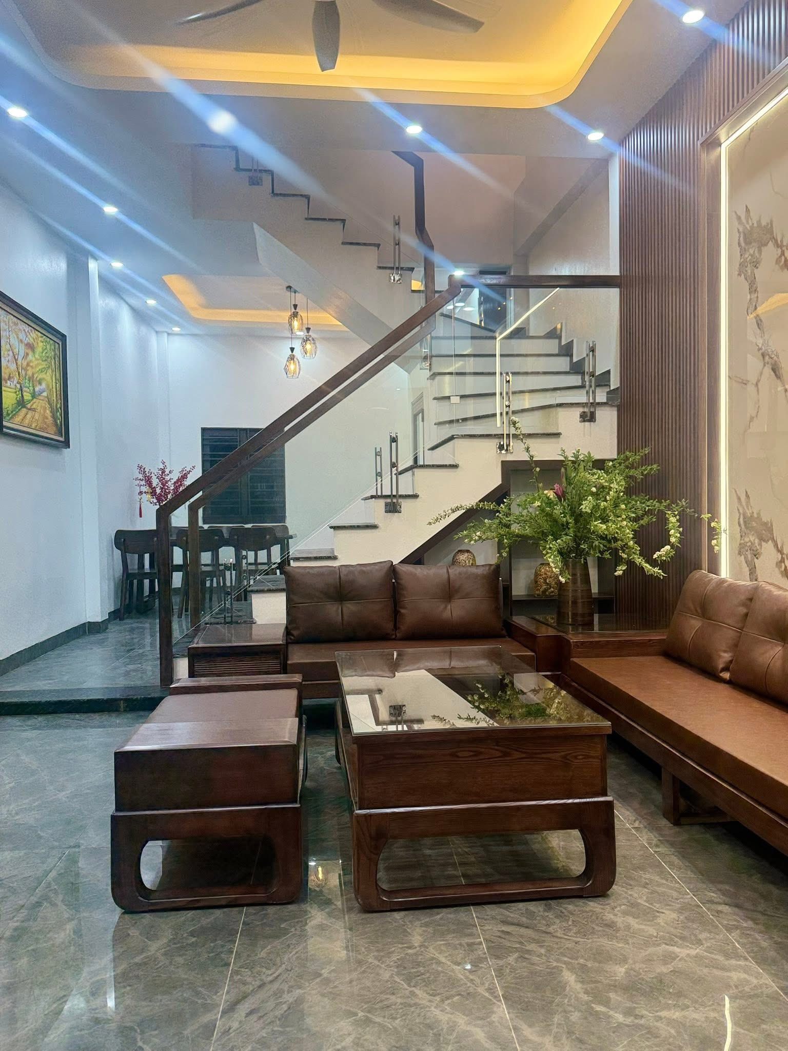 Bán căn nhà ngõ phố Rặng Nhãn, ph Bình Hàn, TP HD, 48m2, 3 tầng, 3 ngủ, đã có nội thất 3