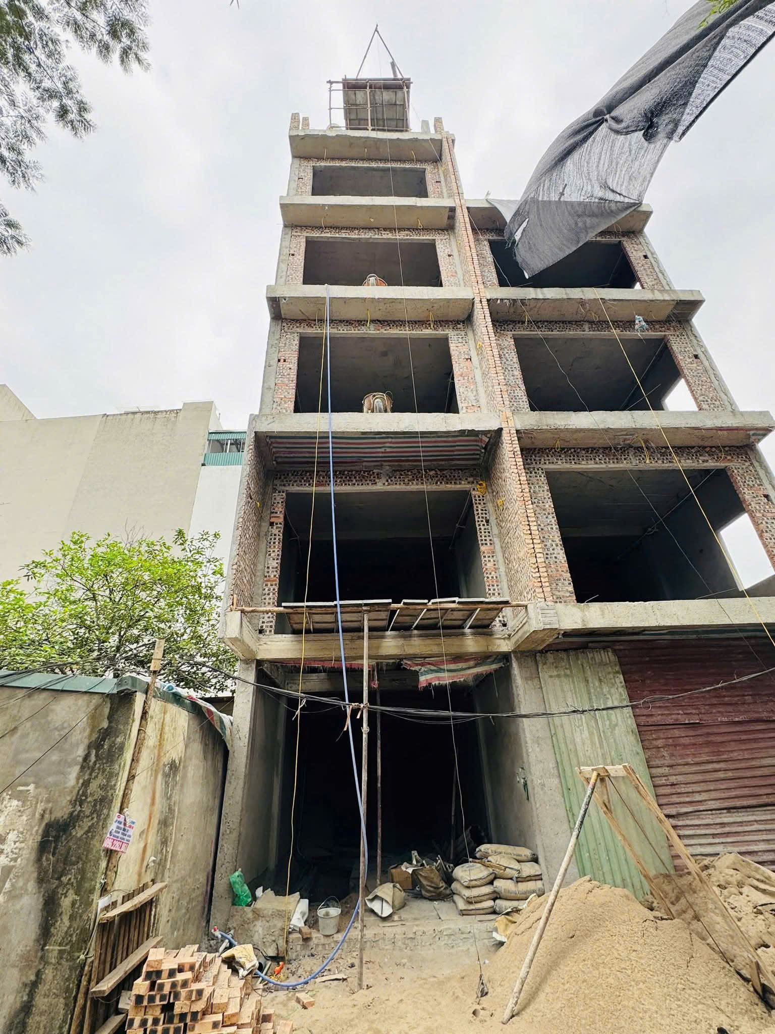 HÀNG F0 GIÁ HỢP LÝ NGAY CẠNH CẦU VĨNH TUY - NHÀ 7 TẦNG THANG MÁY ĐƯỜNG Ô TÔ TRÁNH KINH DOANH 3