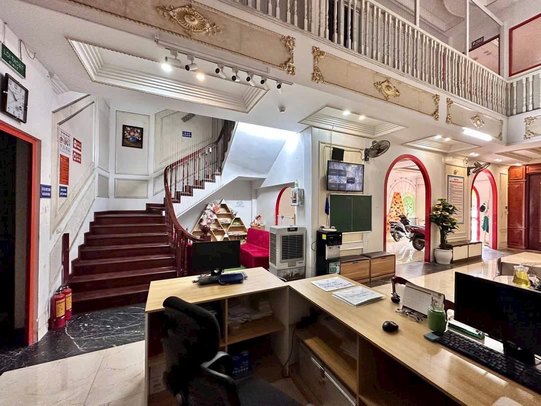 Bán căn nhà cực Vip khu Đông Nam Cường, TP Hải Dương, 136m2, mt 8m, 4 tầng, view hồ 4