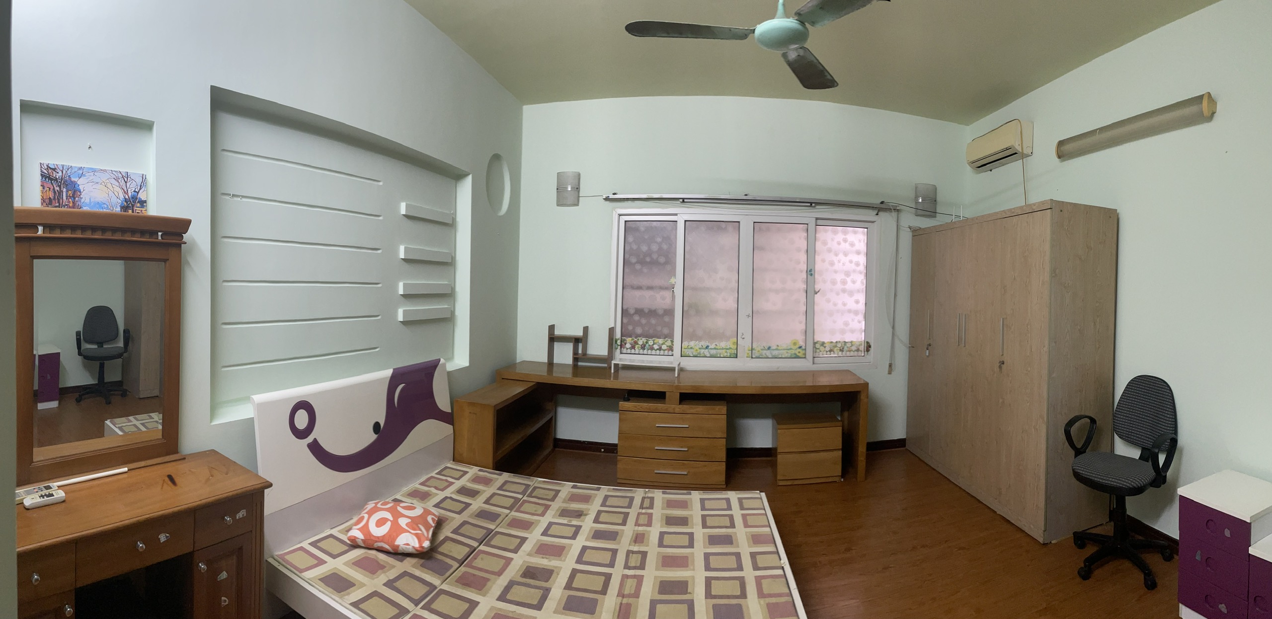 Cho thuê nhà nguyên căn tại ngõ 639 Hoàng Hoa Thám, Ba Đình. Vừa ở vừa kinh doanh. Chỉ 14tr 3