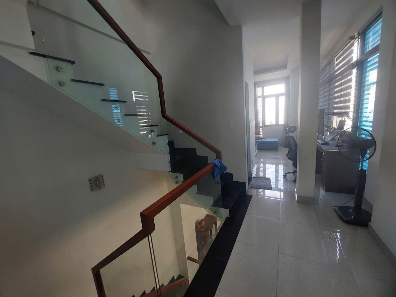 CHO THUÊ NHÀ ĐƯỜNG XE TẢI, 1 LỬNG 3 LẦU,  FULL NỘI THẤT, SÂN XE 7C, 17.5TR. 3