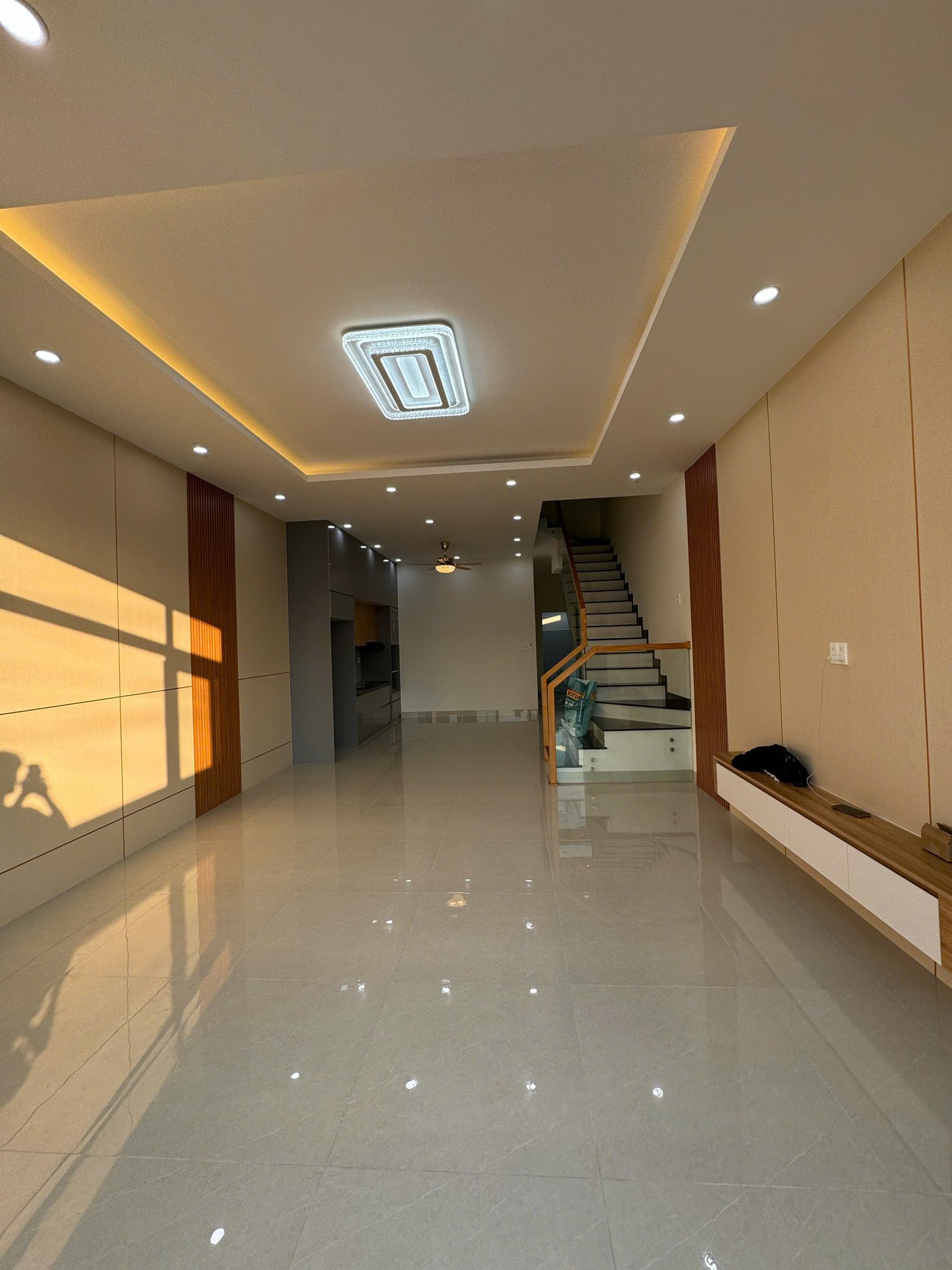 Bán nhà xây mới kiên cố 1 trệt 1 lầu, phong cách hiện đại, nhà mới 100% dọn vào ở ngay 2