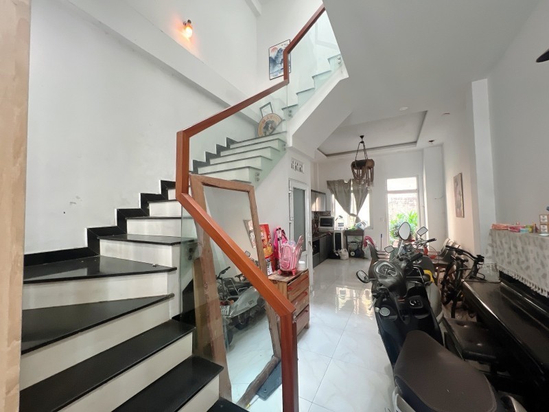 Bán nhà đường số 12, Phường Hiệp Bình Phước, Thủ Đức, TP HCM. DT 76m2, 3 tầng, 3PN - Sổ Hồng. Giá 3