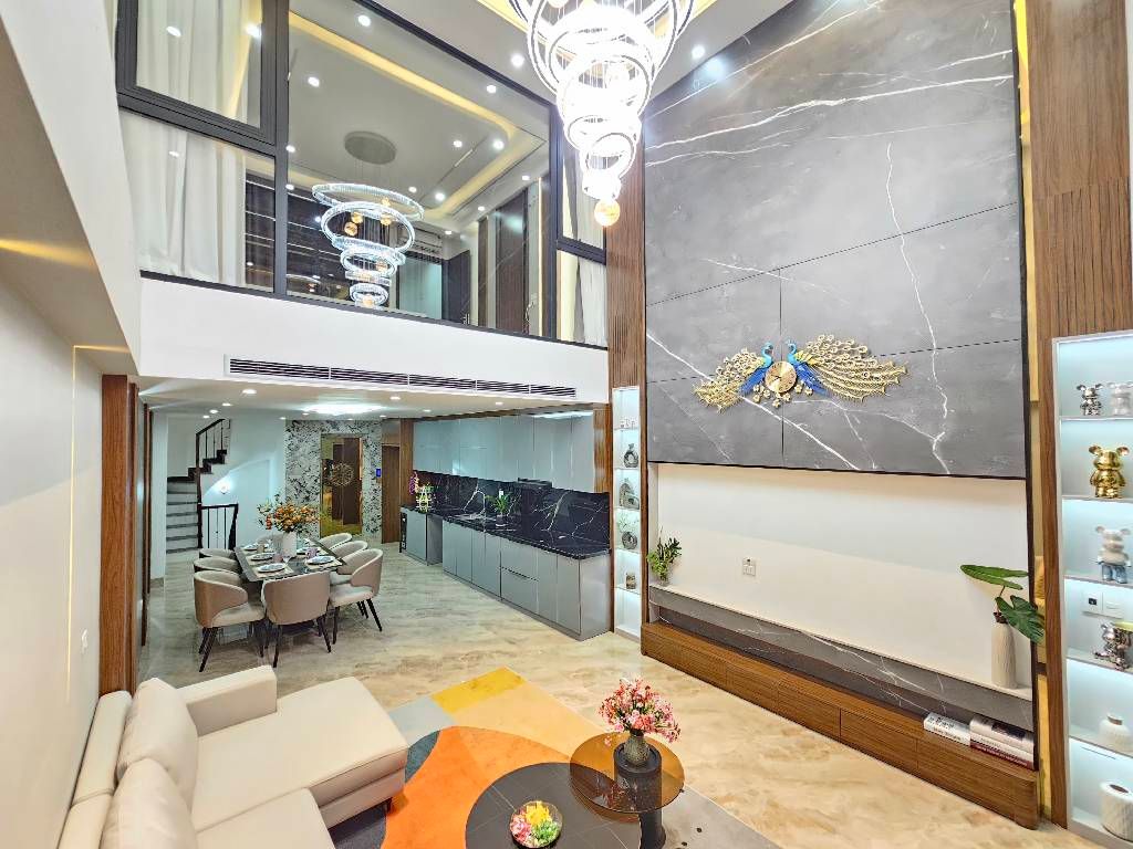 Nhà mới Phố Trạm,Long Biên 15 tỷ 72m thang máy 7 tầng,ngõ to ô tô tránh 3