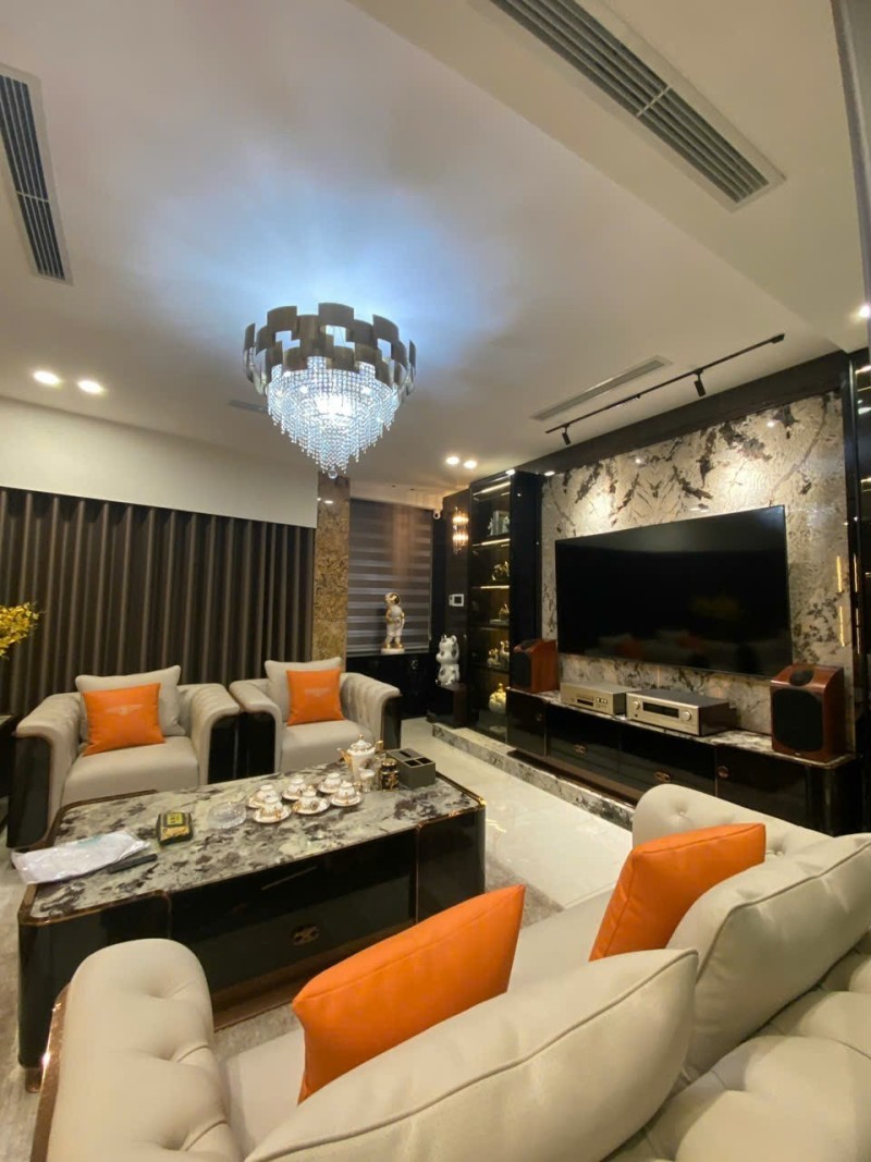 NHÀ 6 TẦNG – GARA 2 Ô TÔ – PHỐ VIỆT HƯNG – LONG BIÊN 3