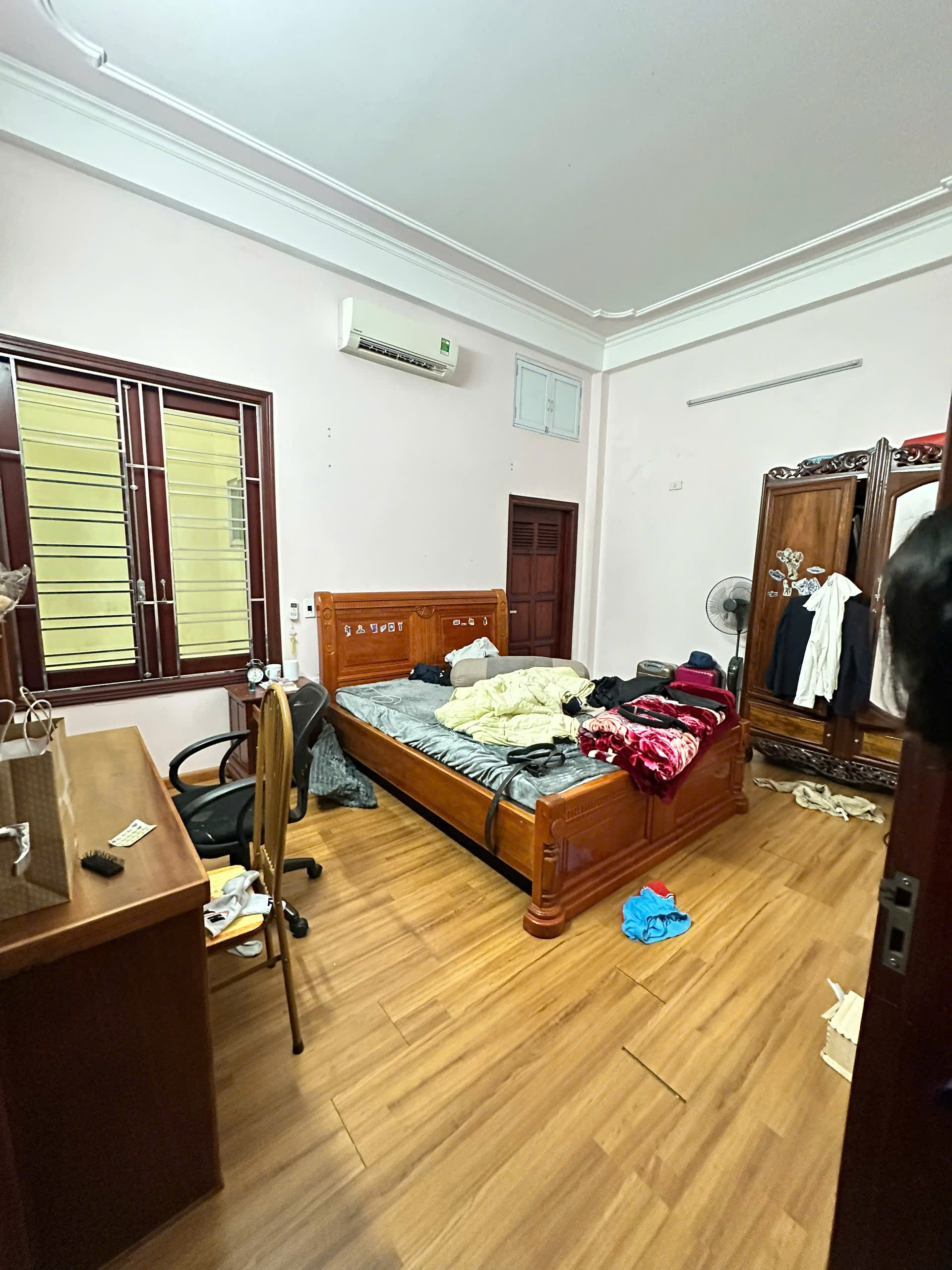 chào bán căn nhà 4 tầng 90m2 hướng đông nam khu ĐÔ thị Trần Lãm 4