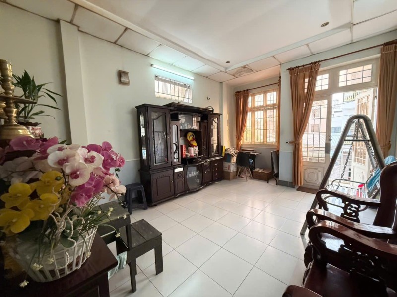 Bán nhà mặt tiền đường số 4,  Phước Bình, Q9, Thủ Đức, TP HCM. DT 98m2, 2 tầng. Giá 10.1 tỷ, SHR - 3