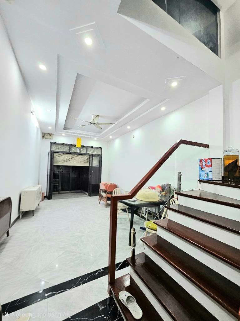 Cần bán Nhà mặt tiền đường Tân Mai, Phường Tân Mai, Diện tích 45m², Giá 11.2 Tỷ 2