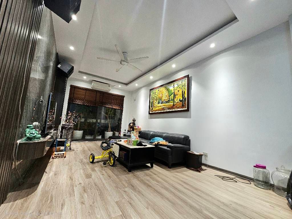 Cần bán Nhà mặt tiền đường Tân Mai, Phường Tân Mai, Diện tích 45m², Giá 11.2 Tỷ 3